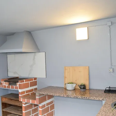 Saint Victor House *